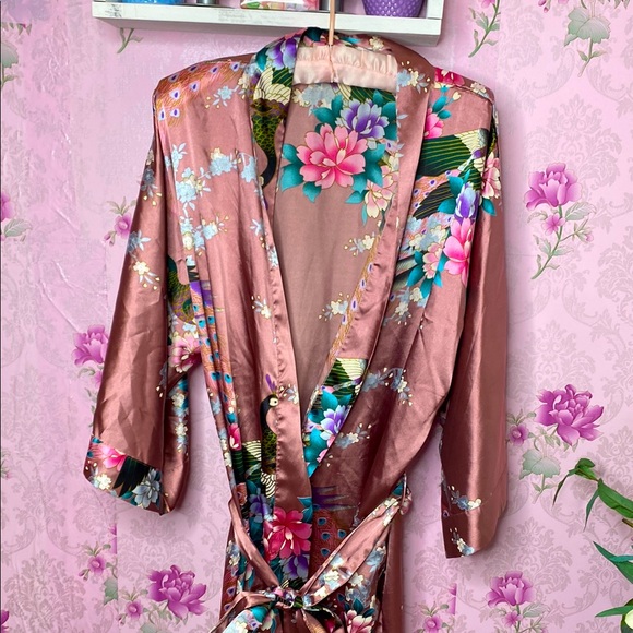 Luxurious Floral Satin Robe - Picture 6 of 11